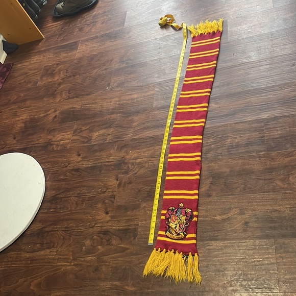 3/$20 Lot of Two Identical Harry Potter Gryffindor Crest Scarves - Picture 7 of 8